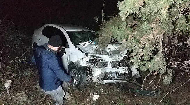 İki otomobilin çarpıştığı ve 8 kişinin yaralandığı kaza kamerada