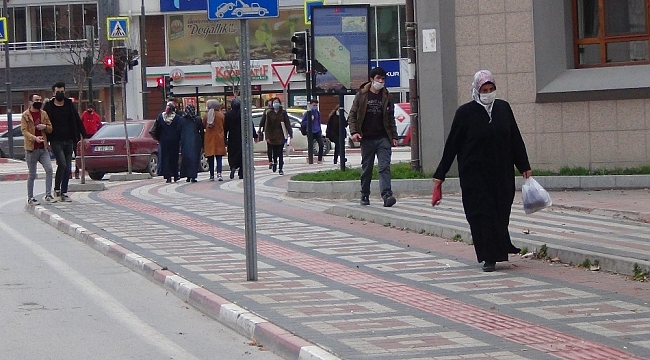 İnegöl'de şiddetli lodos etkili oluyor