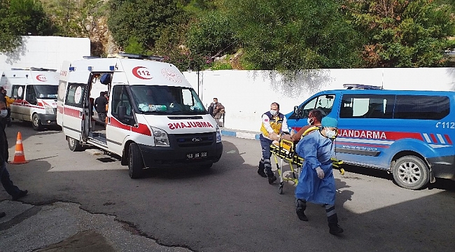 İnşaat işçileri taşlarla, sopalarla birbirine girdi, 3 kişi yaralandı