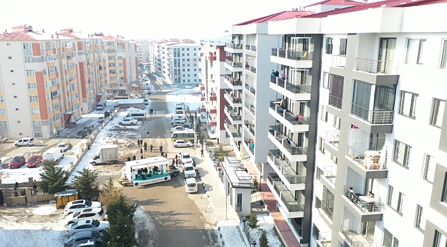 İpekyolu'nda vatandaşlar yeni yıla eğlenerek girdi