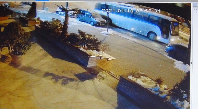 İşçileri almaya giden servis otobüsü alevlere teslim oldu
