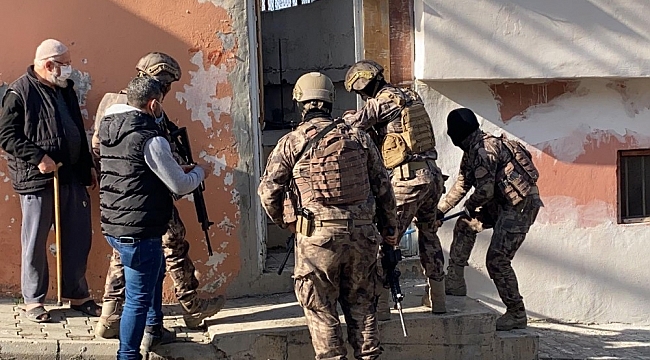 İskenderun'da 400 polis ile narkotik operasyonu