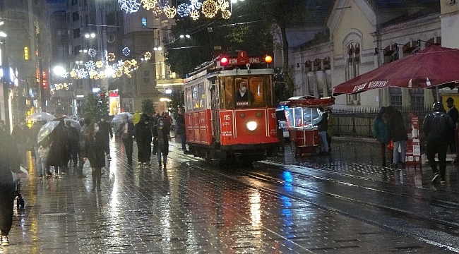 İstanbul'da beklenen yağış başladı
