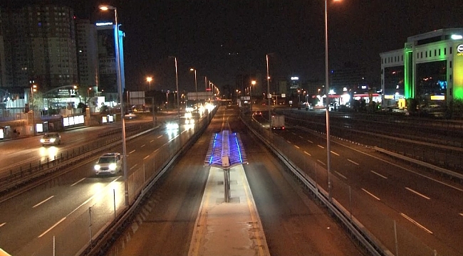 İstanbul'da sokağa çıkma kısıtlaması sona erdi, yollarda hareketlilik başladı