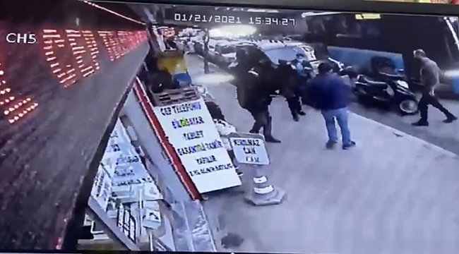 İstanbul'un göbeğinde esnafın yankesiciyi yakaladığı anlar kamerada