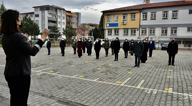 İstiklâl Marşı coşkuyla okundu