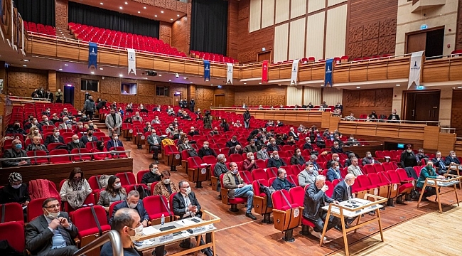 İzmir Büyükşehir Belediyesi Meclisinde Kültürpark ve Covid-19 sunumu