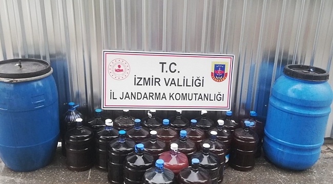 İzmir'de kaçak içki operasyonu: 880 litre kaçak kırmızı şarap ele geçirildi