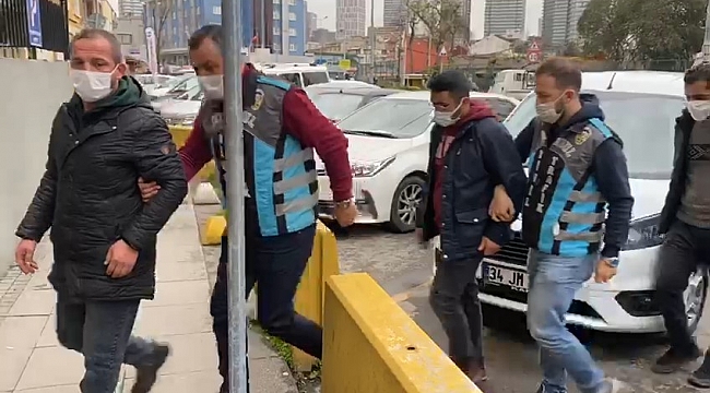 Kadıköy'de değnekçilik yapan 3 şahıs yakalandı