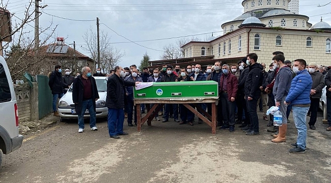 Kağıt gibi ezilen lüks otomobilde hayatını kaybeden genç, son yolculuğuna uğurlandı