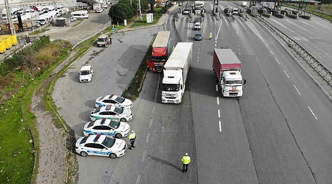 Kar alarmı verilmişti, polislerin kış lastiği denetimi havadan görüntülendi
