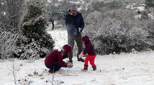 Kar gören Muğlalılar Yılanlı dağına çıktı