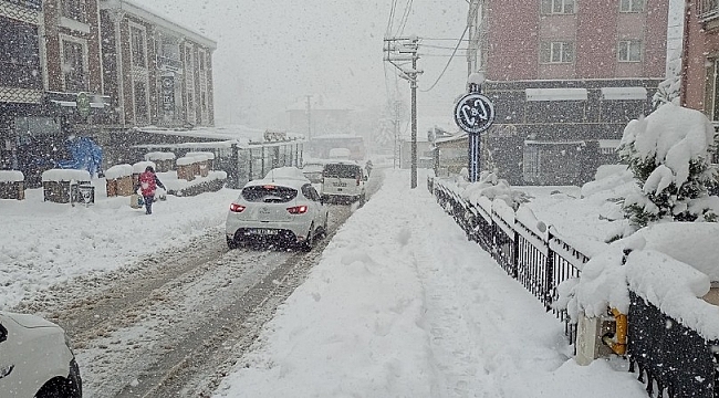 Kar nedeniyle engelli ve hamile kamu personeli idari izinli sayılacak