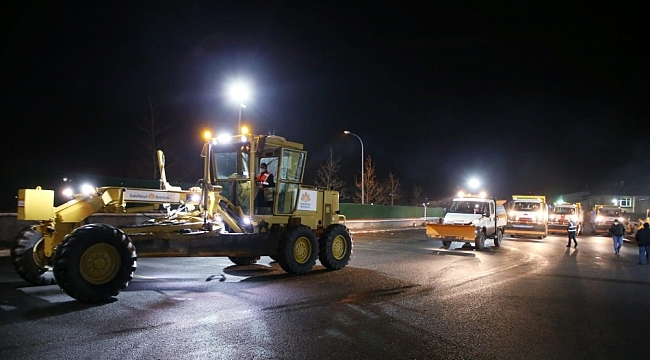 Kar yağışı uyarısı ekipleri alarma geçirdi