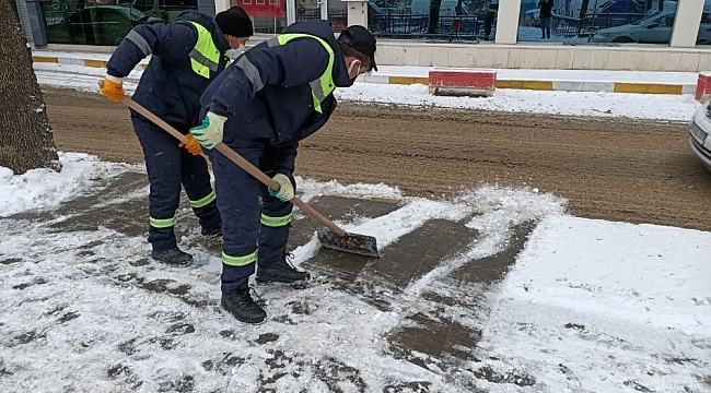 Kastamonu'da karla mücadele çalışmaları sürüyor