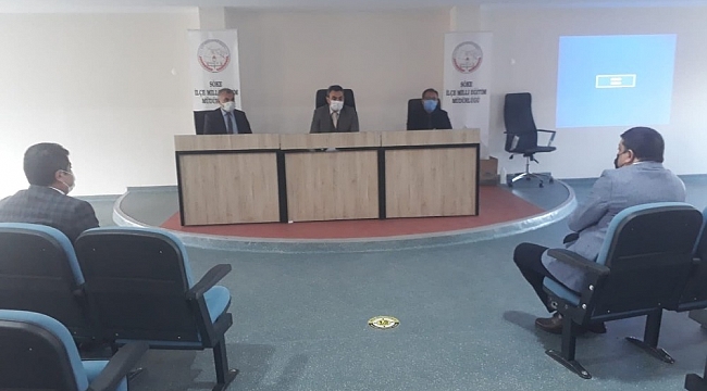 Kaymakam Zeybek, okul müdürleri ile bir araya geldi