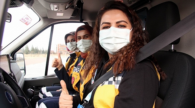 Kayseri 112'nin kadın ekiplerini gören gururlanıyor