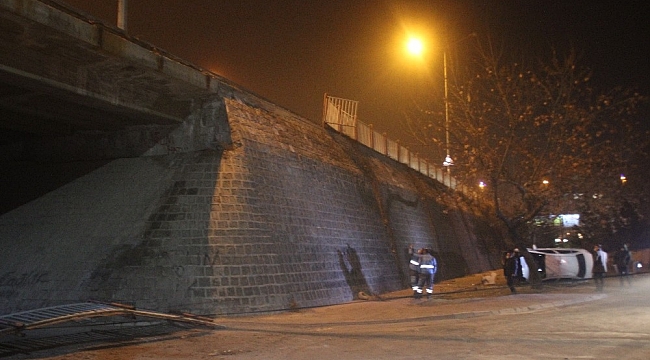 Kayseri'de otomobil köprüden uçtu: 3 yaralı