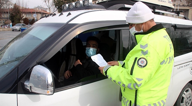 Kayseri'de sokağa çıkma kısıtlamasında polis ekipleri denetimlerini sürdürdü