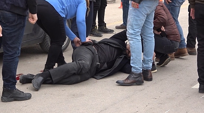 Kırıkkale'de kendisini tabancayla vuran kişiyi meydanda kurşunladı