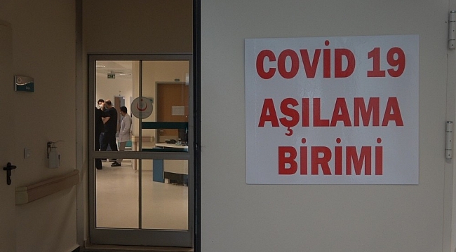 Kırklareli'de sağlık çalışanlarına CoronaVac aşısının ilk dozu yapılmaya başlandı