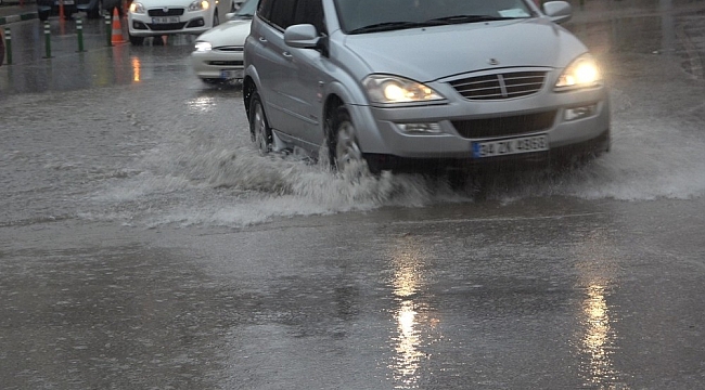 Kırklareli'nde sağanak olumsuz etkiledi