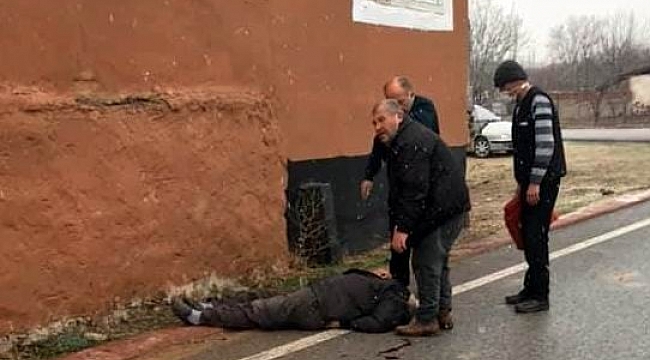 Kırşehir'de, evinin çatısındaki kiremitleri onarırken düşen kişi yaralandı