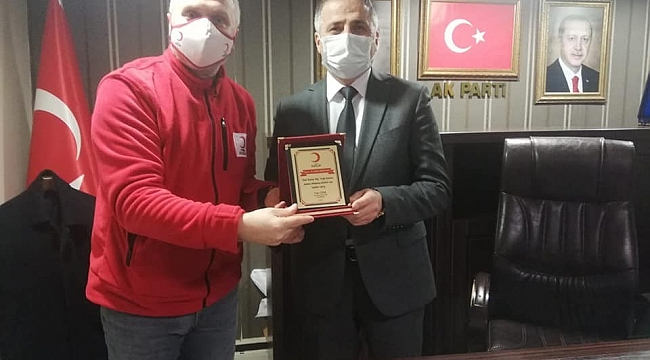 Kızılay, Başkan Bozkurt'a teşekkür plaketi verdi