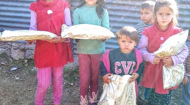 Köy köy gezip "iyilik dağıtıyorlar"