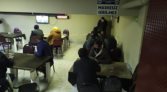 Kumarhanede pişkinliğin böylesi 'maskesiz girilmez' yazısı