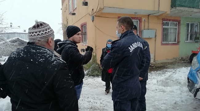 Kuş avlamak isterken akrabasını yaraladı