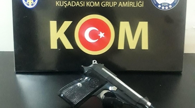 Kuşadası'nda şüphe üzerine durdurulan araçtan ruhsatsız silah ve mermi çıktı