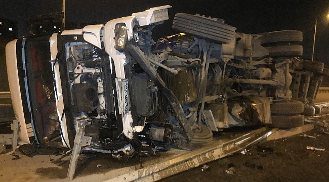 Kuzey Marmara Otoyolu'nda TIR devrildi