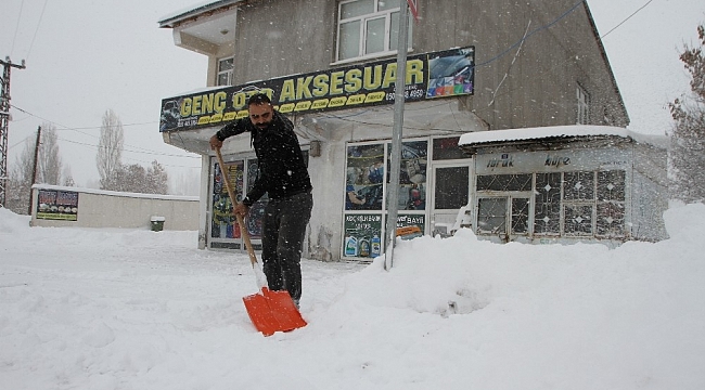 Malazgirt'te kar yağışı