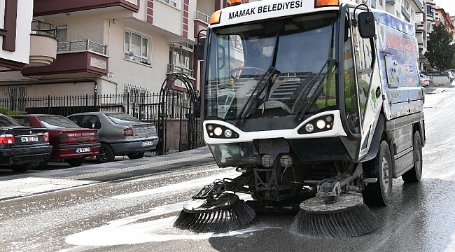 Mamak'ta yeni yılın ilk mesaisi temizlikle başladı