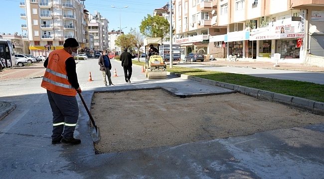 Manavgat'ta fırtına sonrası bozulan yollar onarılıyor
