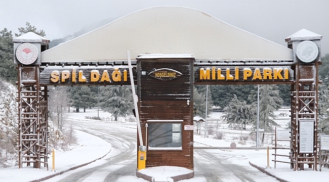 Manisa'nın Spil Dağı karla kaplandı