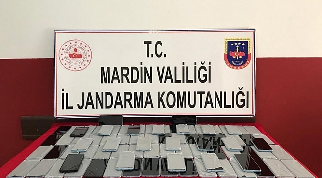 Mardin'de 85 adet gümrük kaçağı cep telefonu ele geçirildi