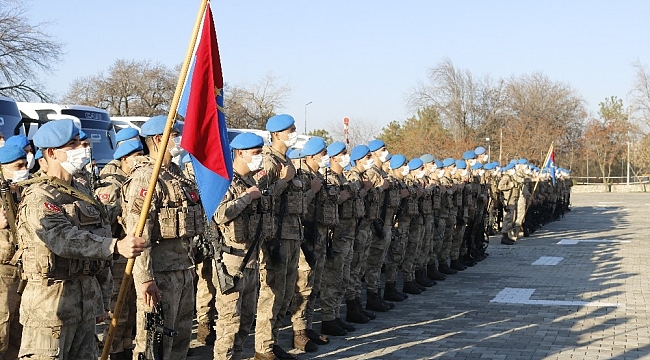 Mehmetçikler düğüne gider gibi Rasulayn'a gitti