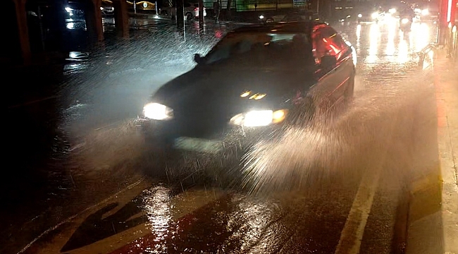 Meteoroloji uyarmıştı, yağmur şiddetini artırarak devam ediyor