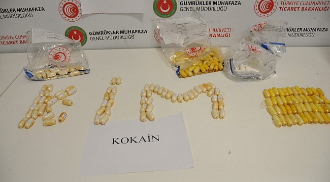 Midelerinden 4 kiloya yakın uyuşturucu çıktı