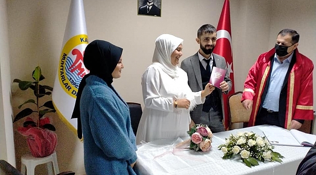 Muhtar kendi oğlunun nikâhını kıydı