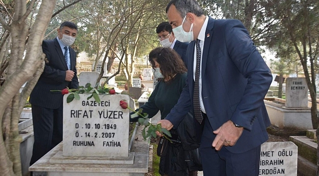 Nazillili merhum gazeteciler mezarları başında anıldı