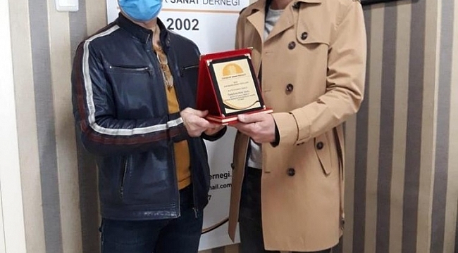 Odunpazarı Belediye Tiyatrosu'na bir ödül de Eskişehir Sanat Derneği'nden