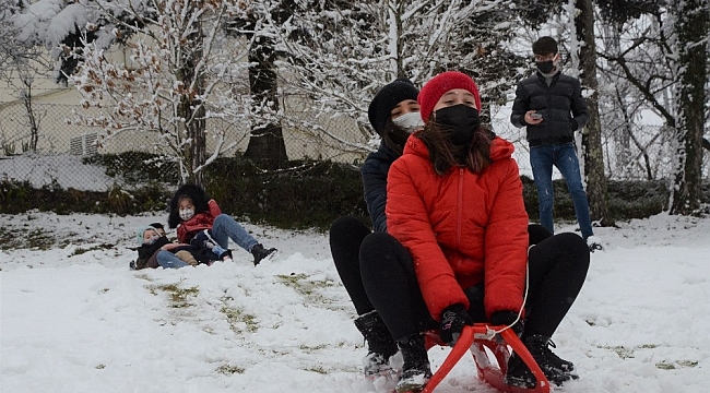 Ordu'da çocukların kar sevinci