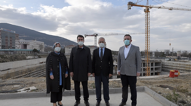 Osmangazi Meydanı yol seviyesine çıktı
