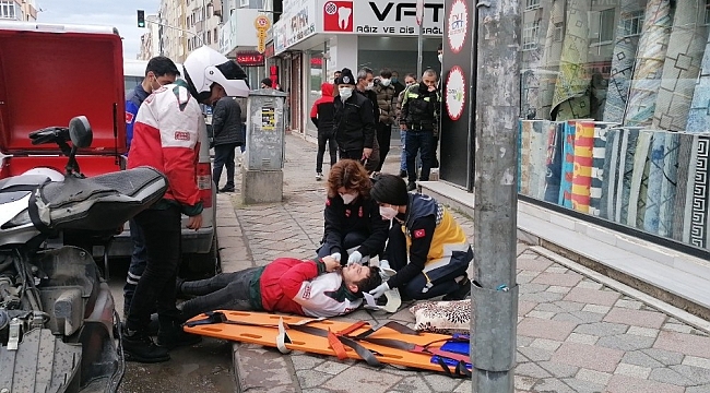 Otomobil ile motosiklet çarpıştı: 1 yaralı