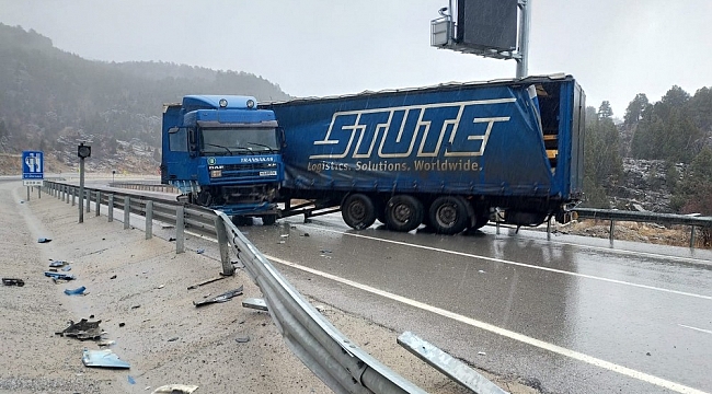 Özbek sürücünün kullandığı tır bariyerlere çarptı: 1 yaralı