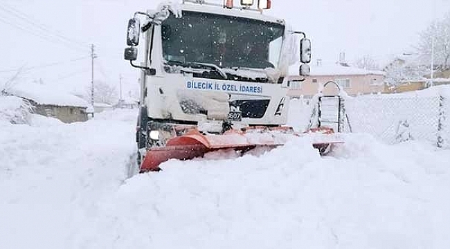 Pazaryeri'nde birçok köy yolu ulaşıma kapandı
