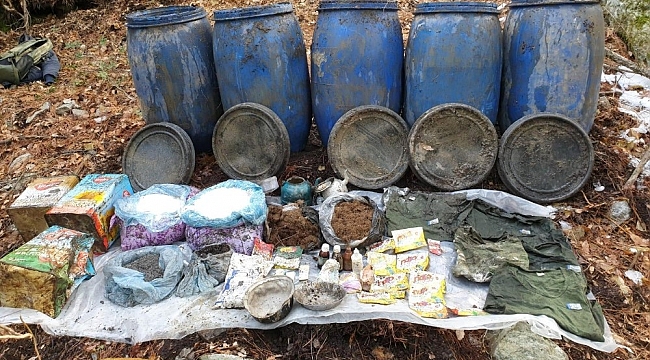 PKK'ya ait sığınakta patlayıcı ve yaşam malzemesi ele geçirildi